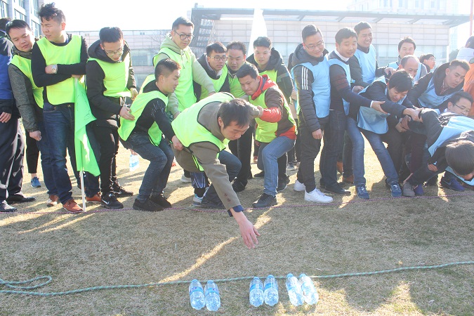 ���ݶ�ԣ�����豸���޹�˾15�����컧����չѵ��