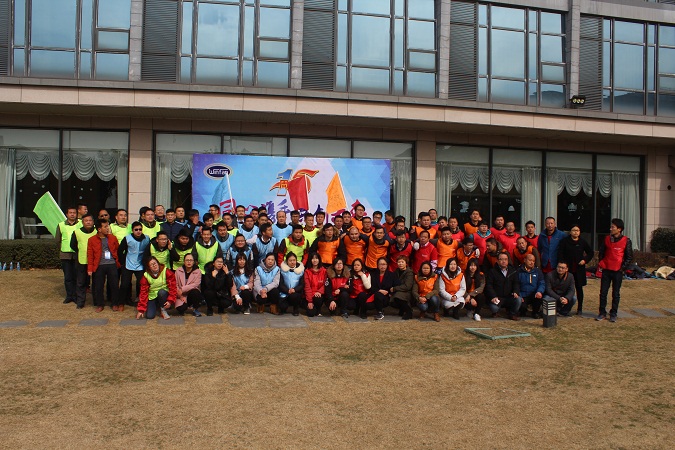 ���ݶ�ԣ�����豸���޹�˾15�����컧����չѵ��